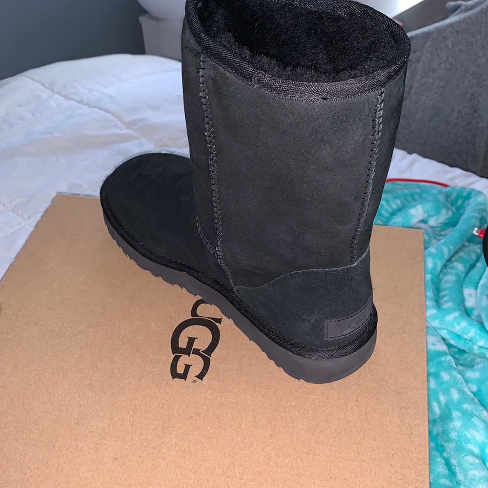 black uggs